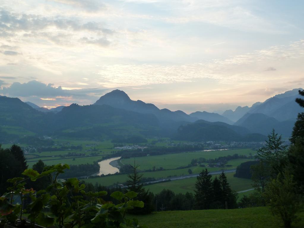 Pension Schone Aussicht Kuchl Esterno foto